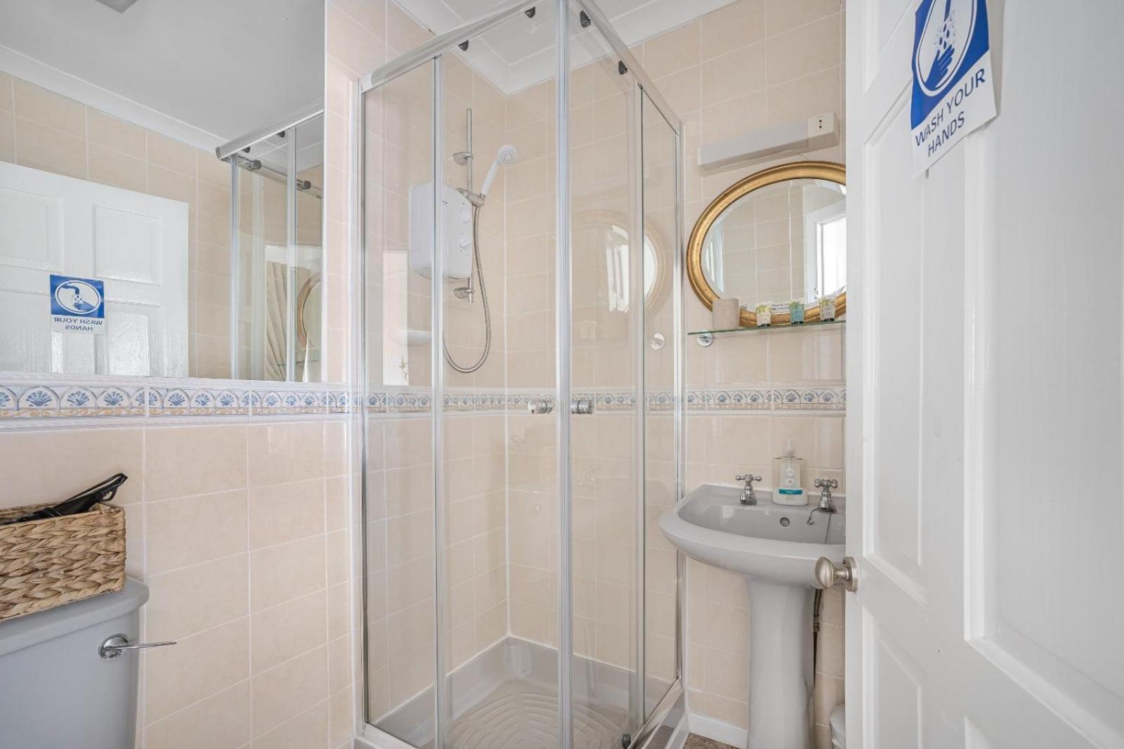 Summerlands Guest house 4*