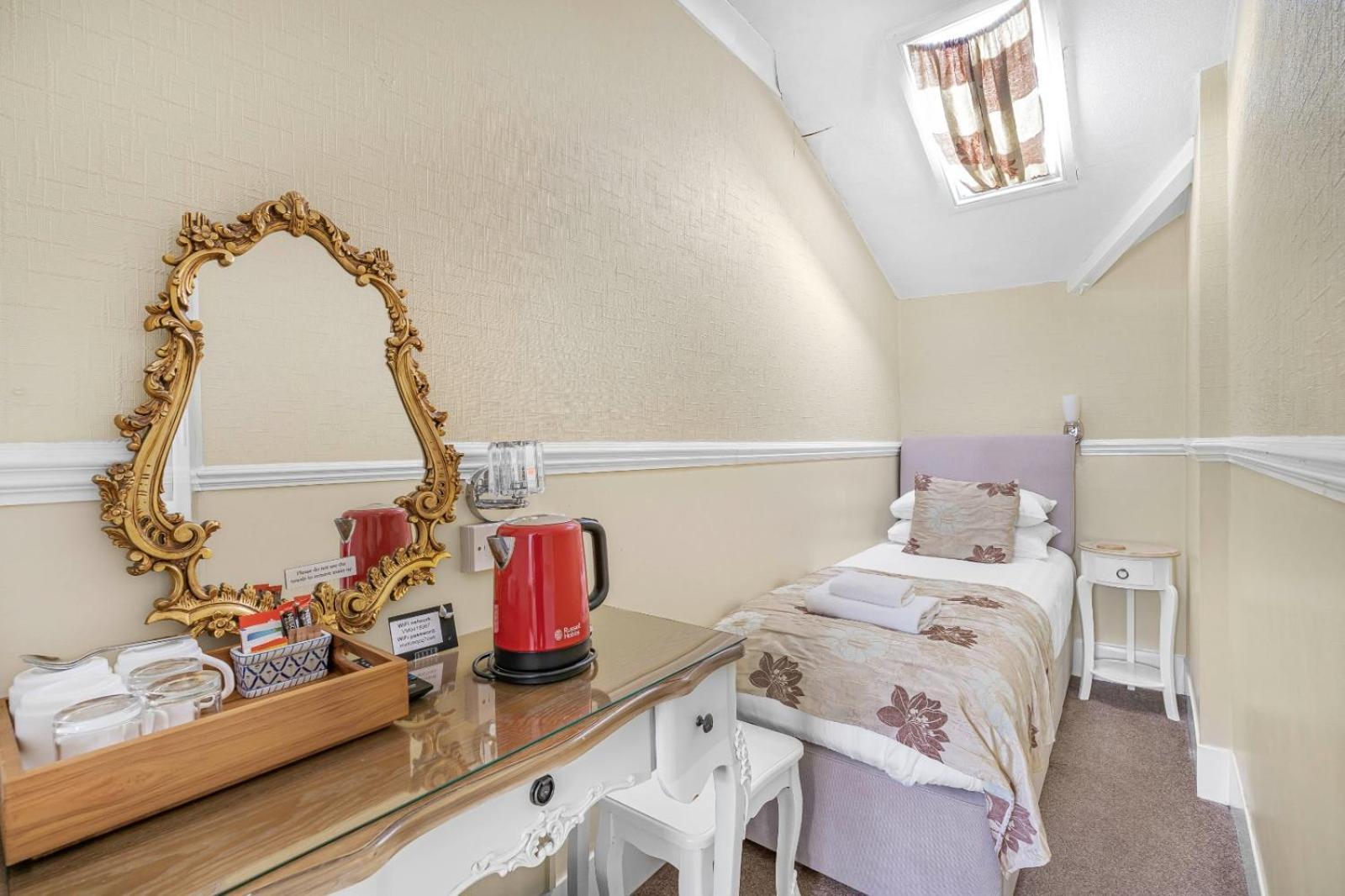 Summerlands 4*